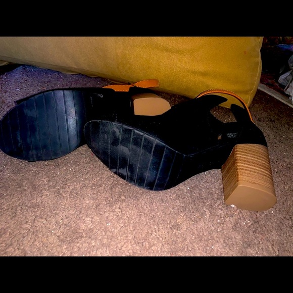 Kenneth Cole Reaction Open toe Chunky heels - Picture 5 of 5